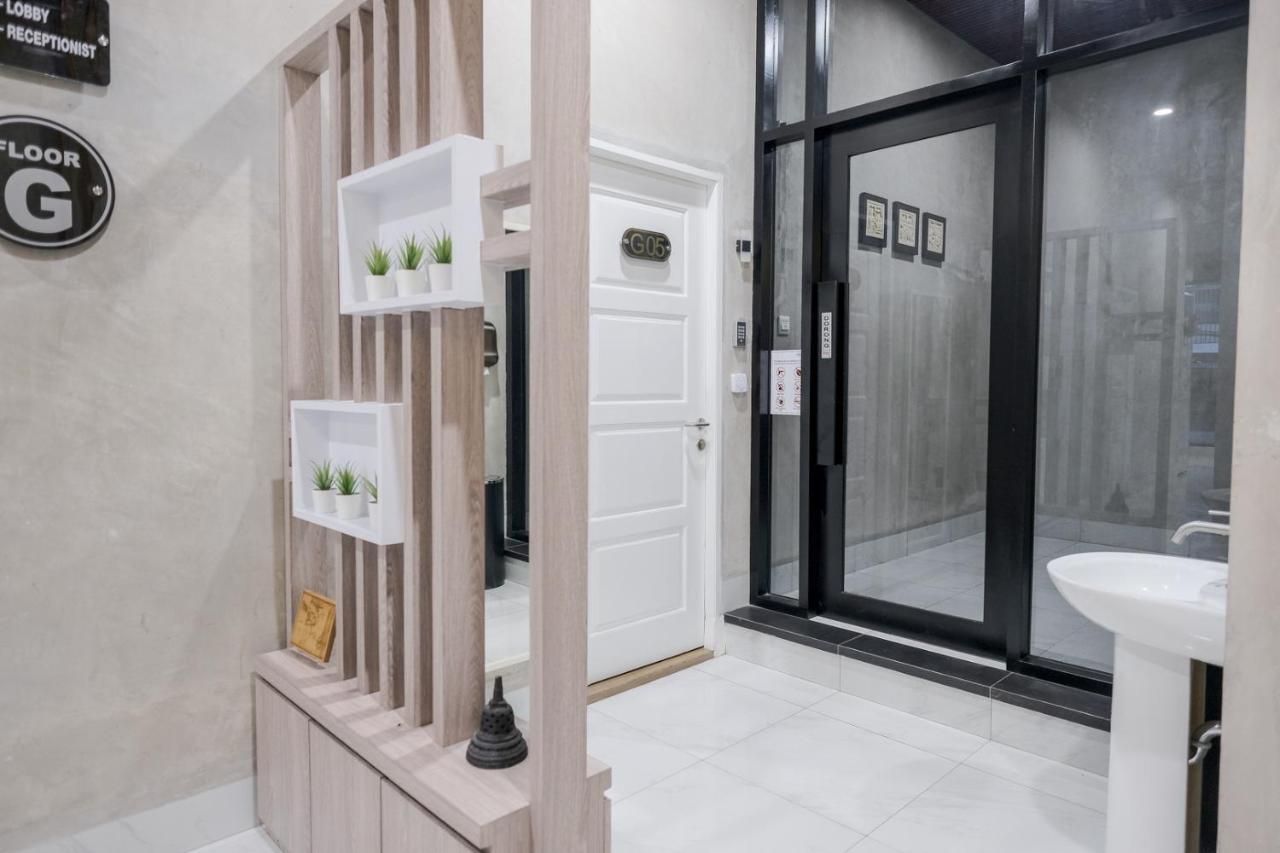 Reddoorz Plus @ Jalan Juanda Медан Екстериор снимка