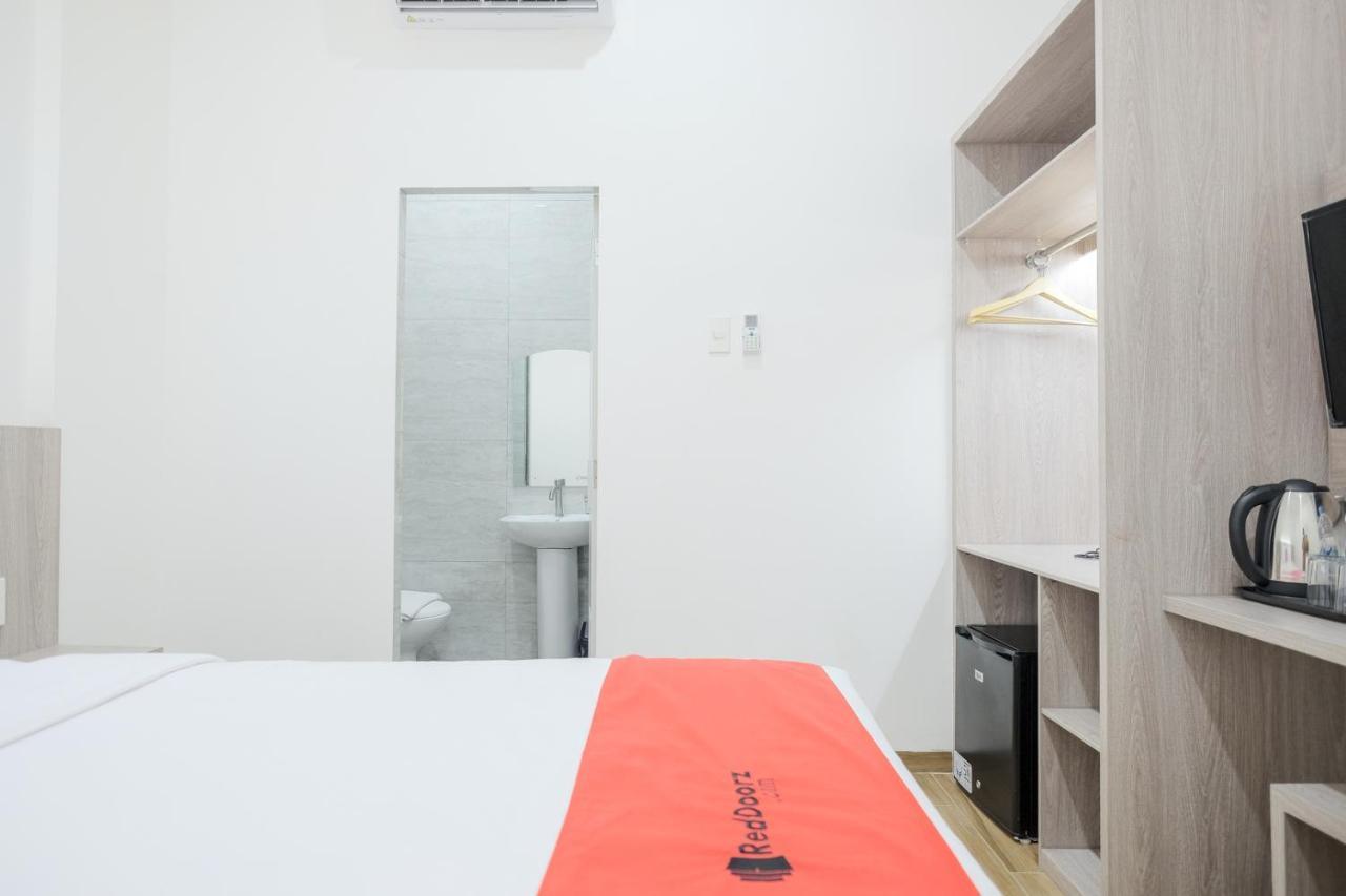 Reddoorz Plus @ Jalan Juanda Медан Екстериор снимка